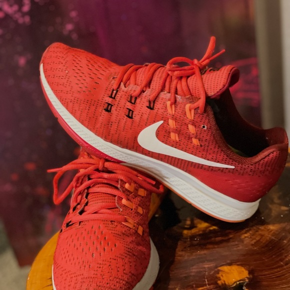 Nike zoom structure 18s men’s size 8.5 in like new condition! 40$ obo - Picture 1 of 5
